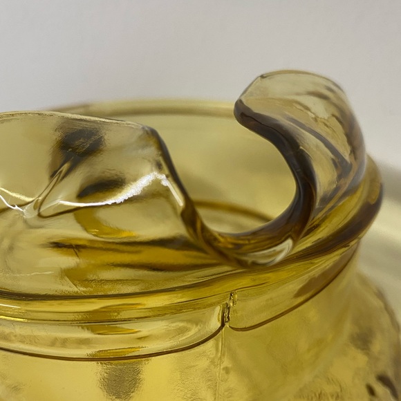 Vintage Anchor Hocking yellow glass daisy pitcher - Picture 6 of 11